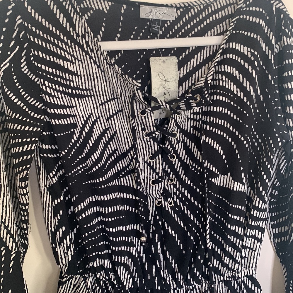 Black and white romper - Picture 2 of 2